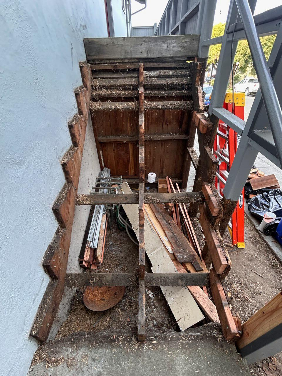 Wooden stairs renovation step 1