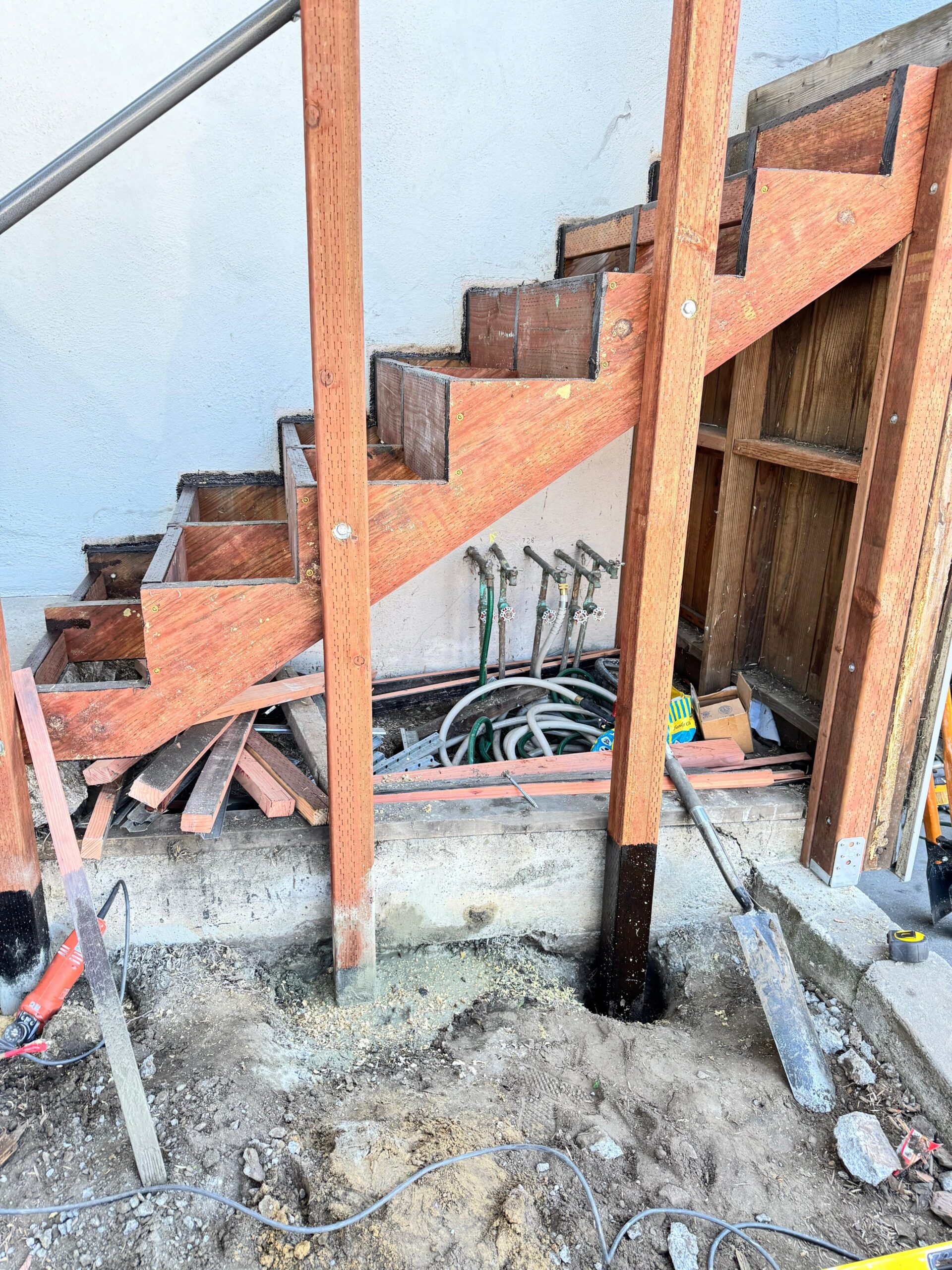 Wooden stairs renovation step 2